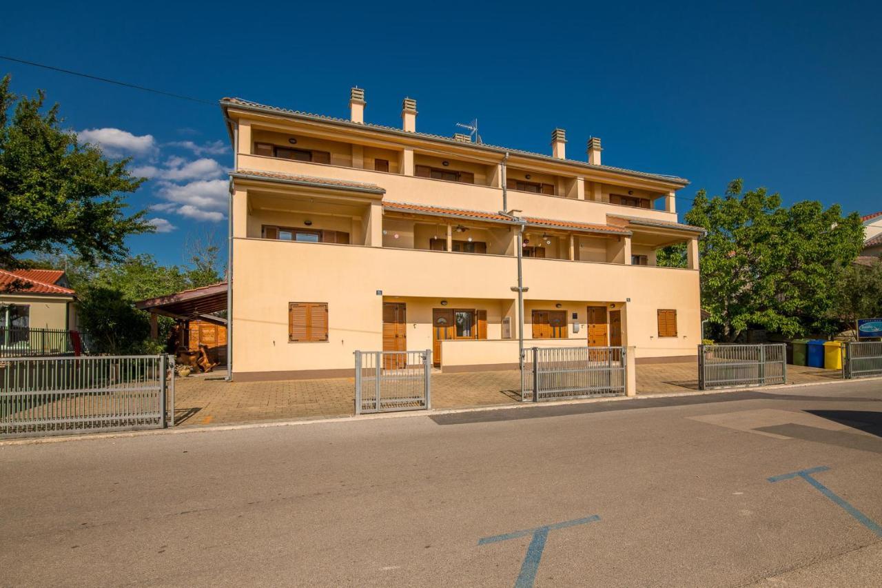 Apartments Celeste Klimno Buitenkant foto
